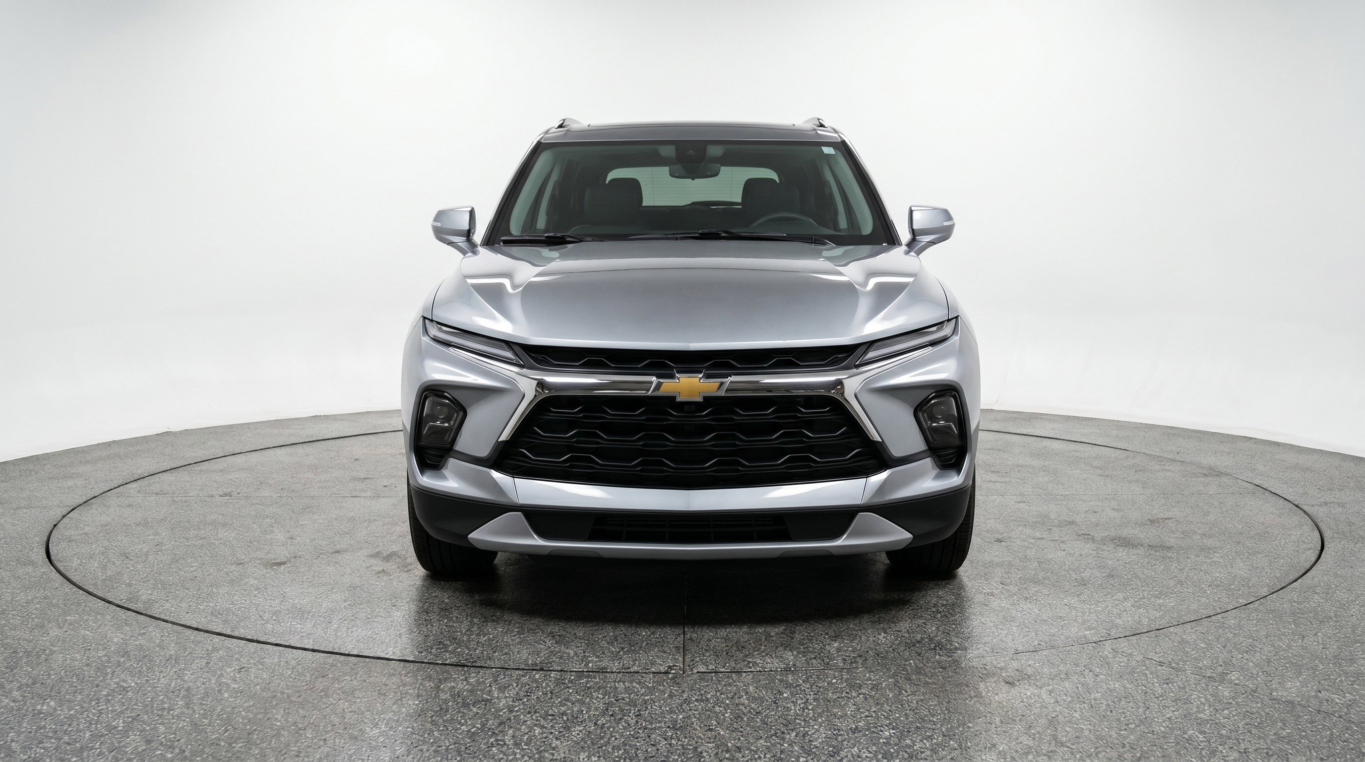 Used 2025 Chevrolet Blazer LT FWD image 2