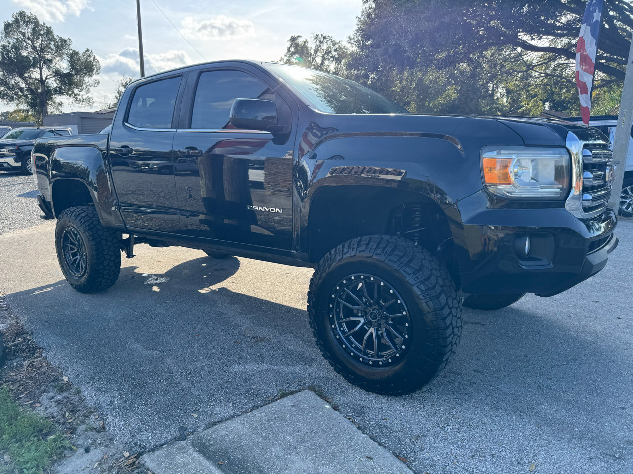 Used 2020 GMC Canyon SLE w/ Trailering Package image 3