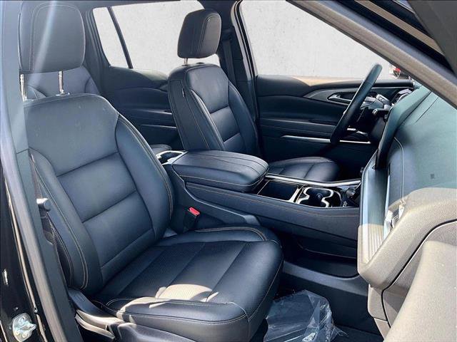 Used 2026 Chevrolet Traverse LT FWD image 9