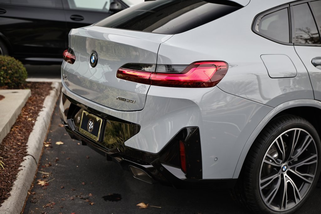 Used 2025 BMW X4 xDrive30i w/ Premium Package image 8