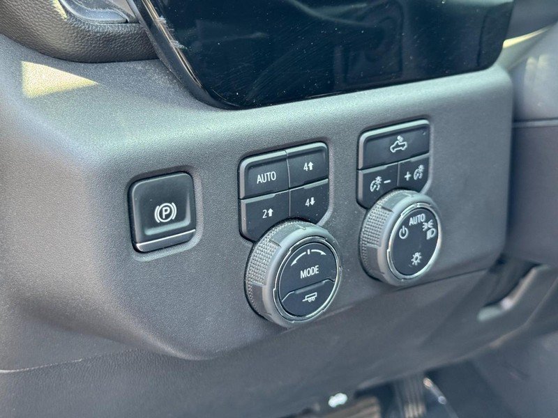Used 2024 Chevrolet Silverado 1500 LT AWD/4WD image 16
