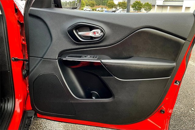 Used 2021 Jeep Cherokee Latitude Plus image 24