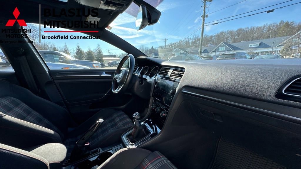 Used 2018 Volkswagen GTI SE image 18