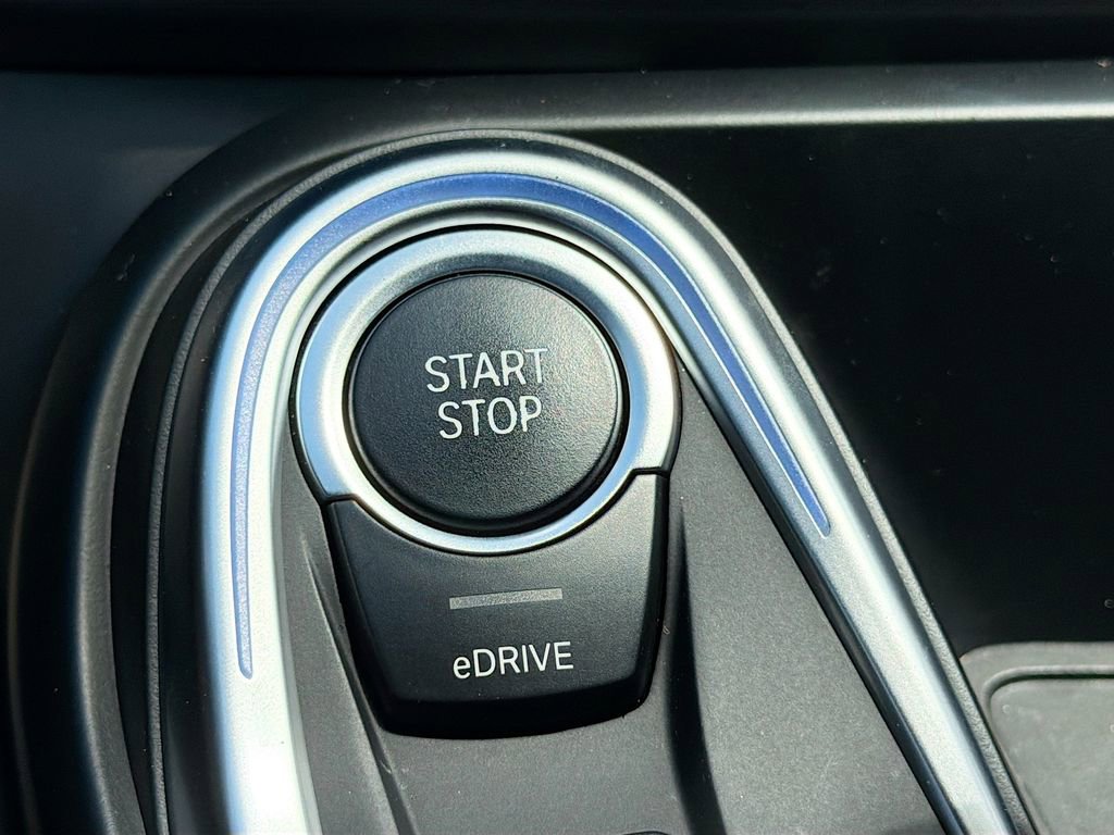 Used 2015 BMW i8 image 32