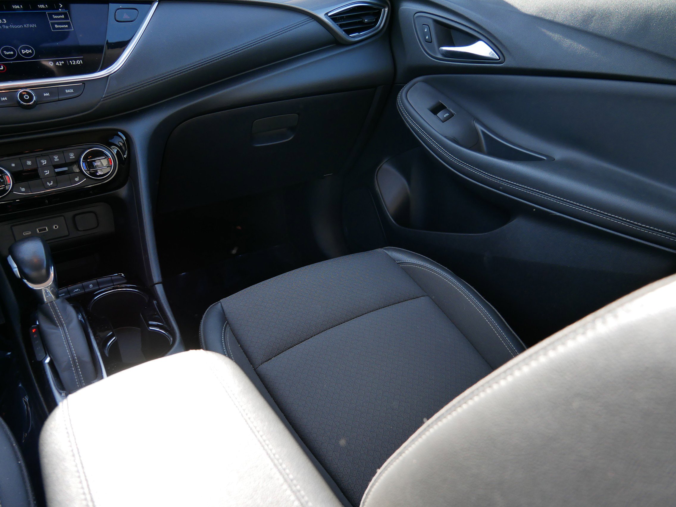 Used 2021 Buick Encore GX Select image 15