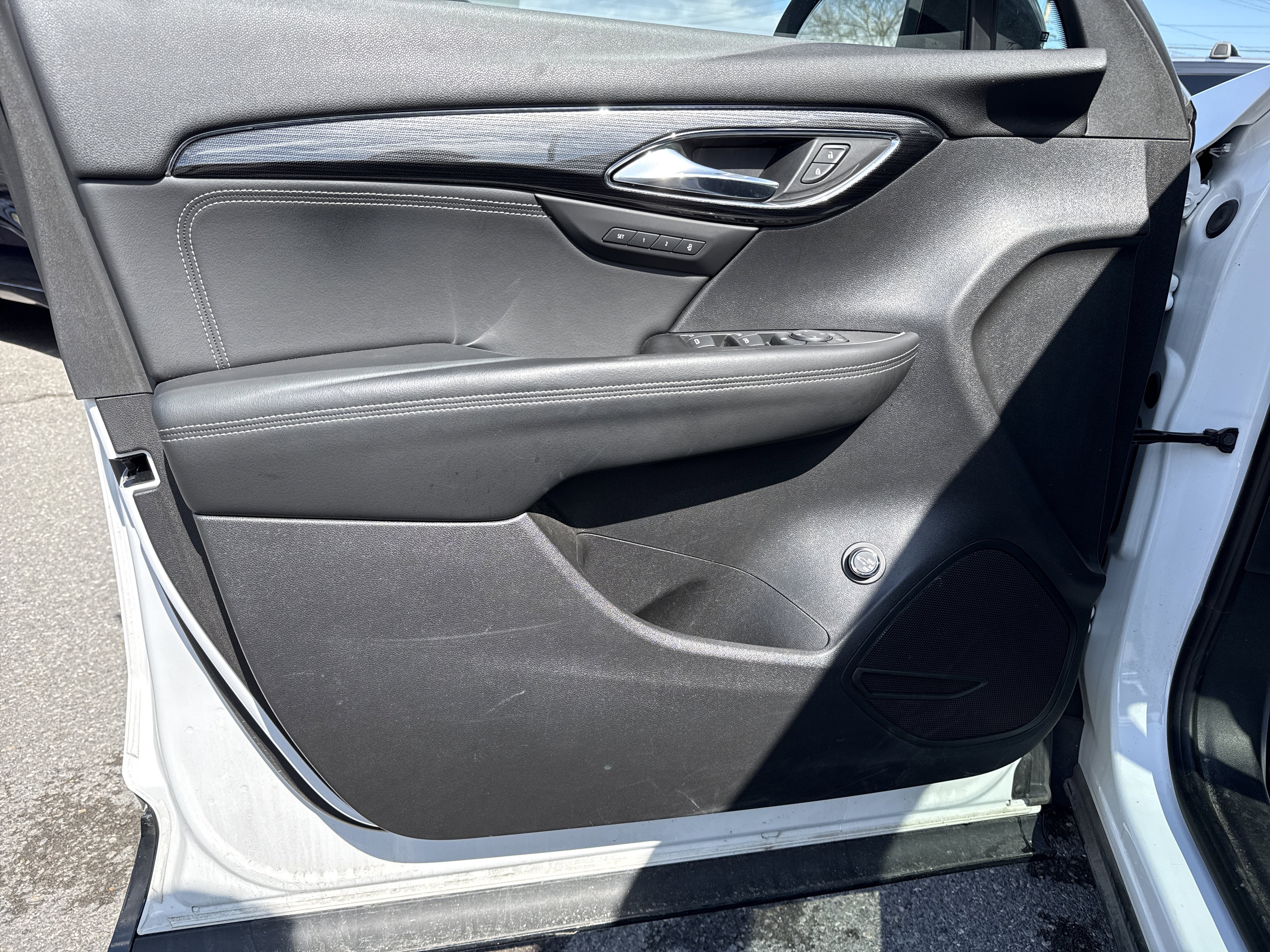 Used 2023 Buick Envision Essence w/ Sport Touring Package image 15