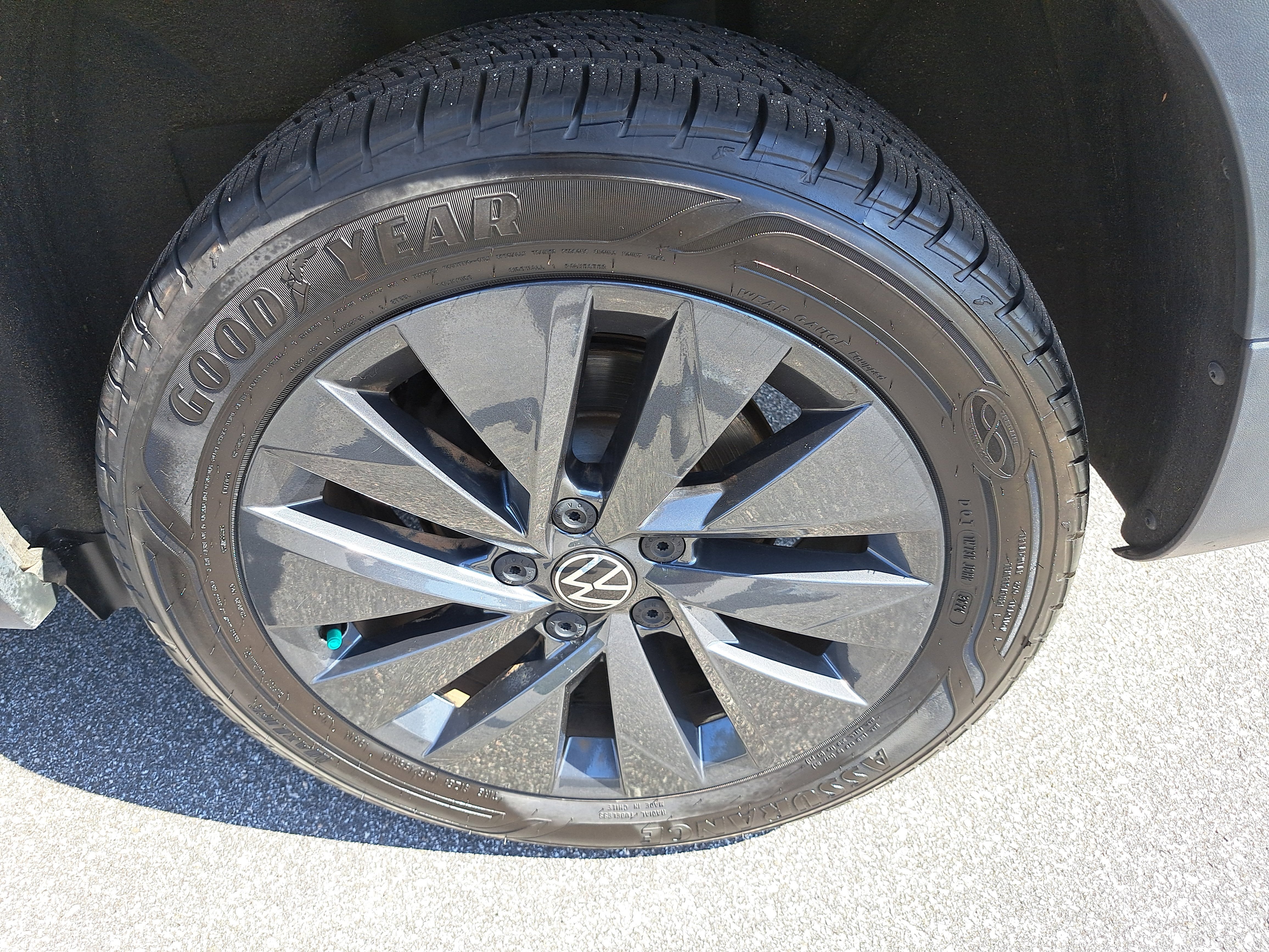 Certified 2022 Volkswagen Taos S image 31