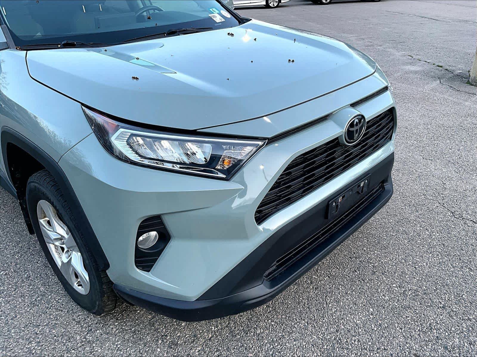Used 2021 Toyota RAV4 XLE w/ Convenience Package image 5