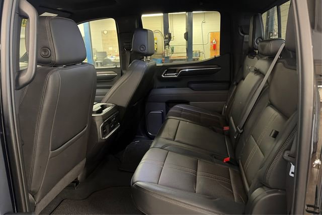 Used 2024 Chevrolet Silverado 1500 High Country w/ Technology Package image 10