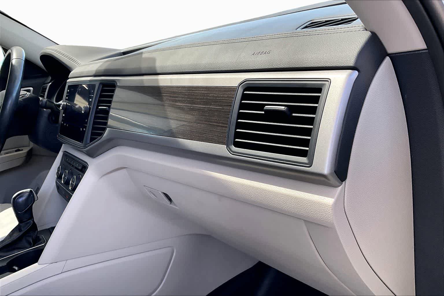 Used 2020 Volkswagen Atlas SE AWD/4WD image 19