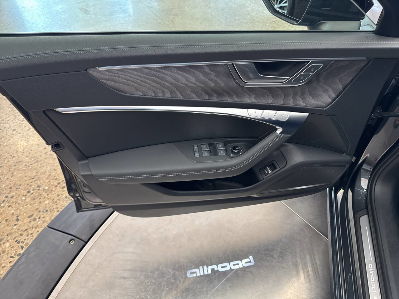 Used 2024 Audi A6 Premium Plus w/ Executive Package image 14