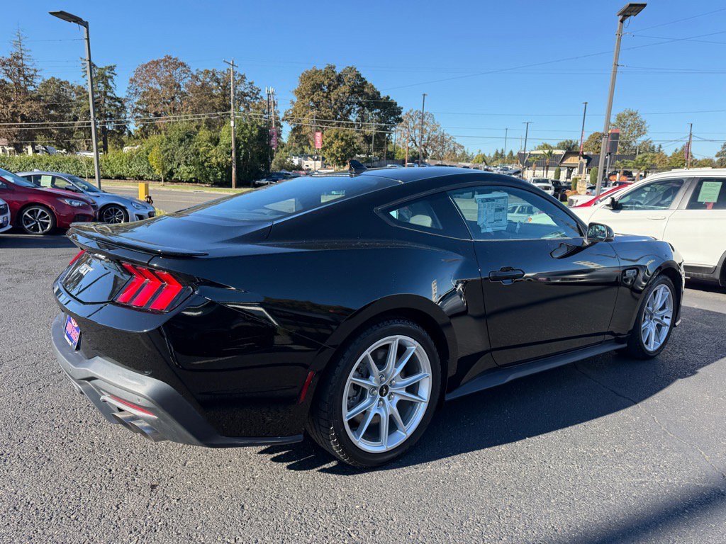 Used 2024 Ford Mustang GT Premium image 5