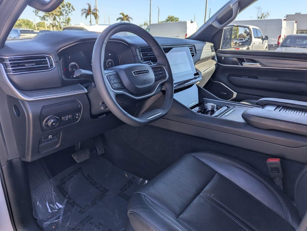 Used 2023 Jeep Wagoneer L Series II image 25