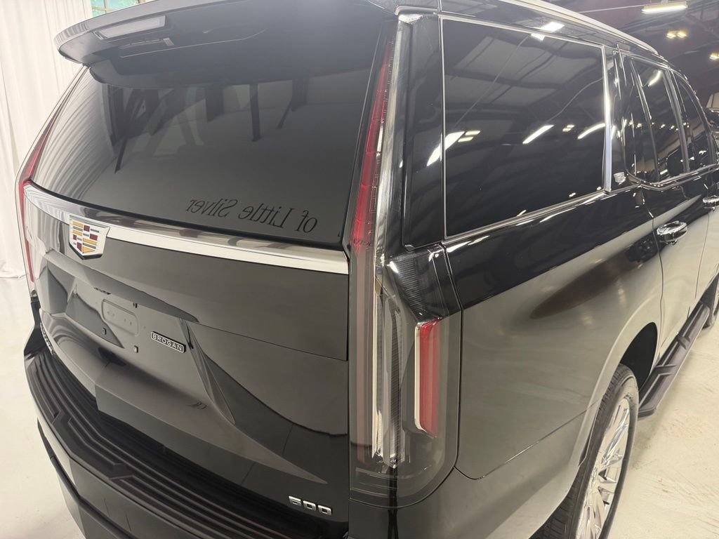 Used 2024 Cadillac Escalade Premium Luxury AWD/4WD image 13