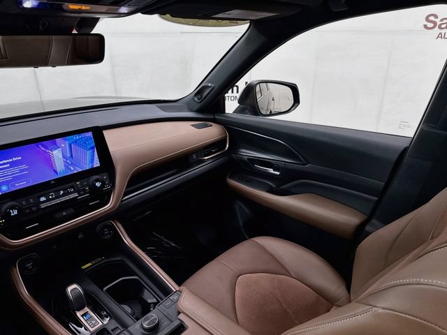Used 2024 Toyota Grand Highlander AWD Hybrid image 24