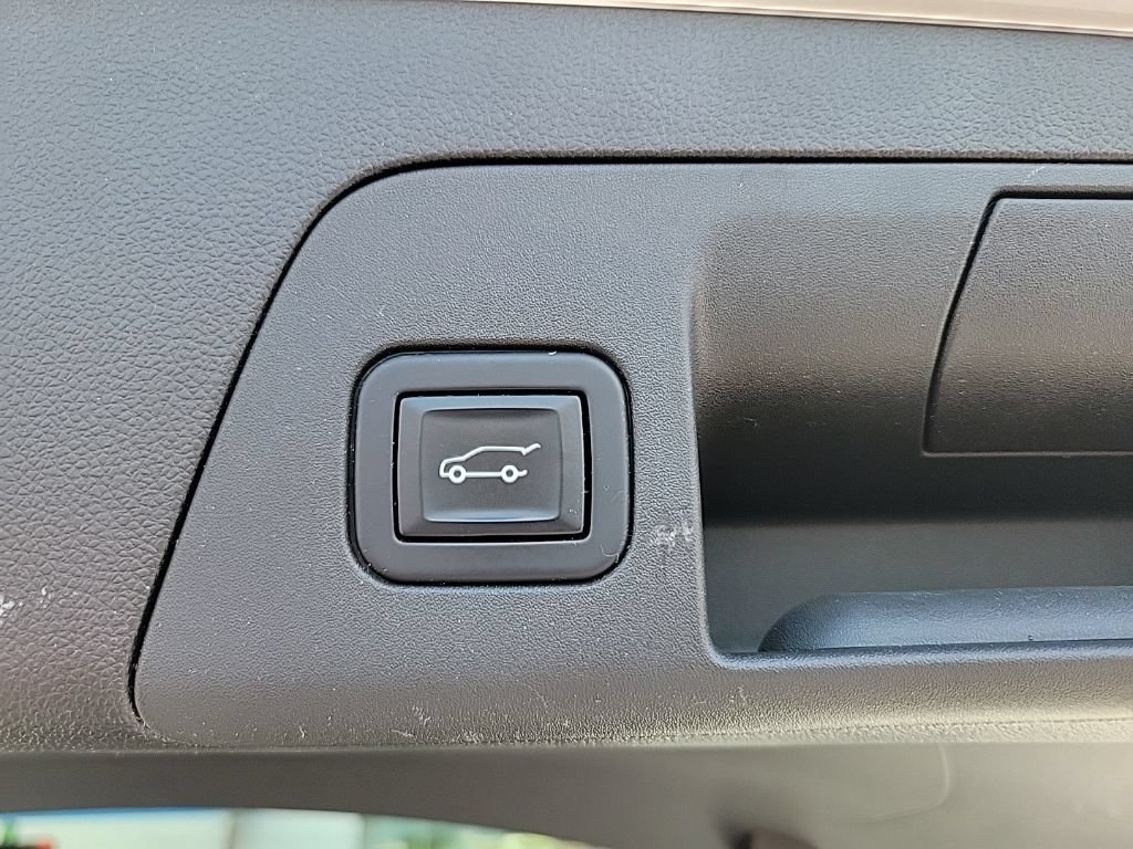 Used 2021 Buick Envision Avenir AWD/4WD image 9