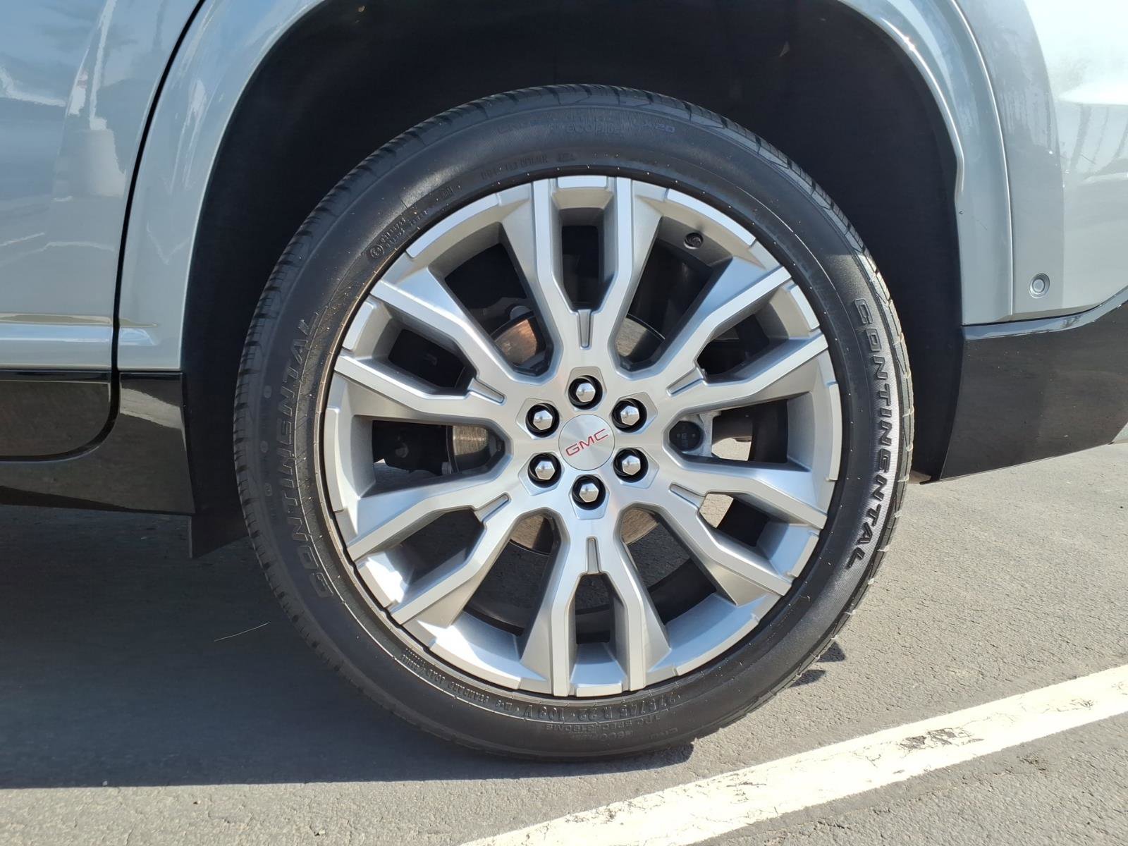 Used 2024 GMC Acadia Denali w/ Super Cruise Package image 8