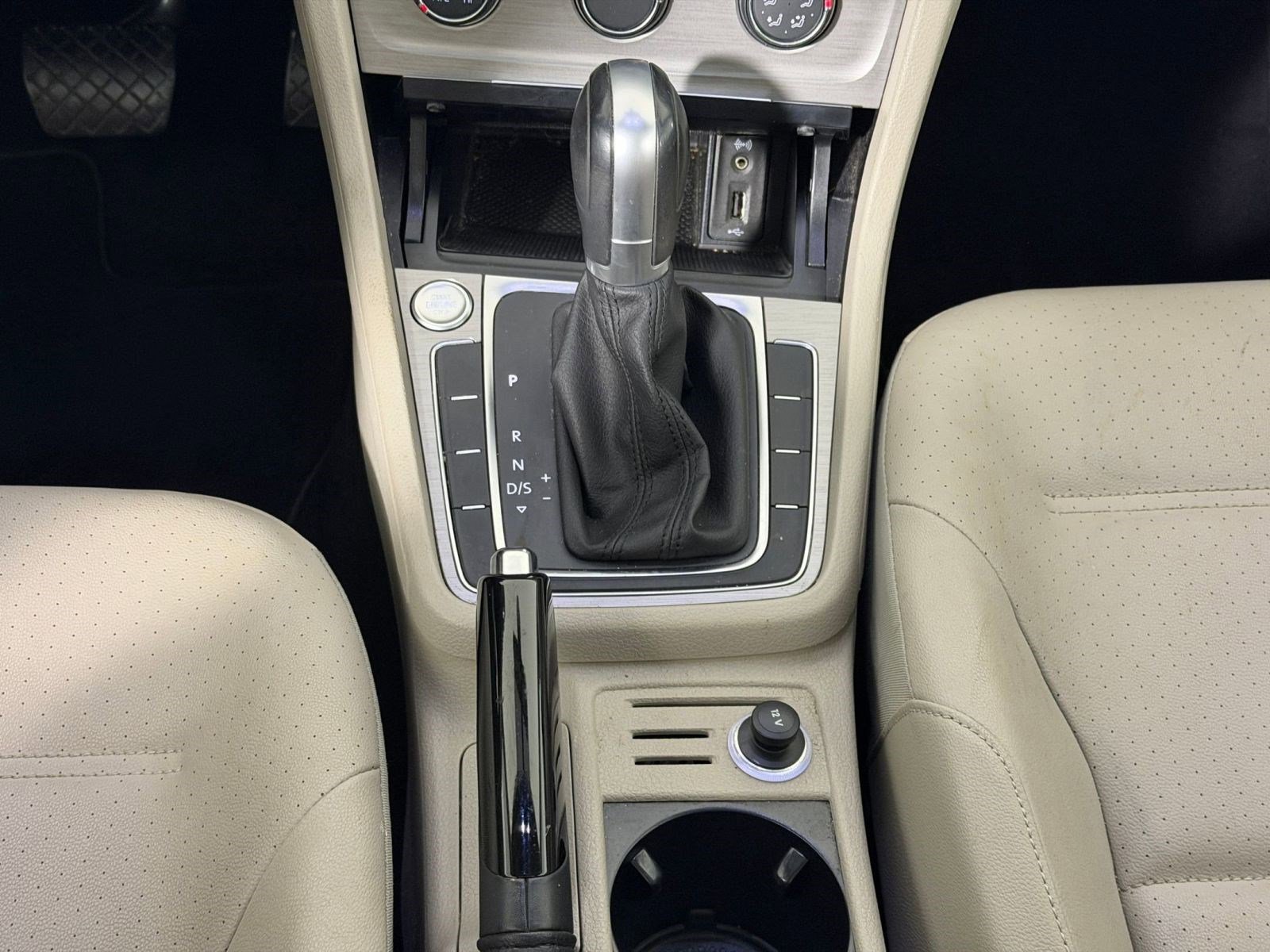 Used 2016 Volkswagen Golf SE w/ Lighting Package FWD image 18