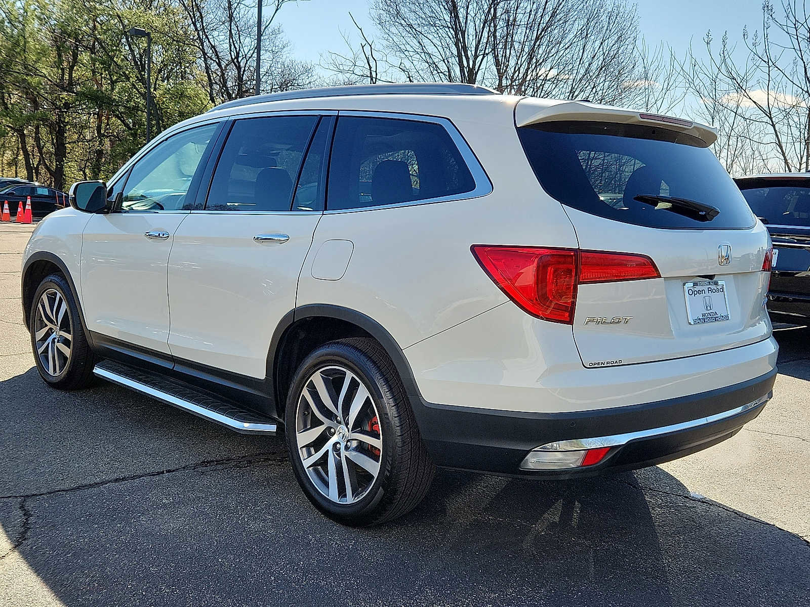 Used 2018 Honda Pilot Touring image 4