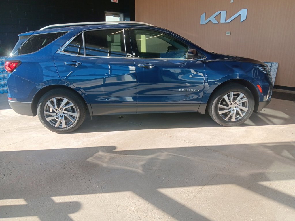 Used 2022 Chevrolet Equinox Premier AWD/4WD image 15