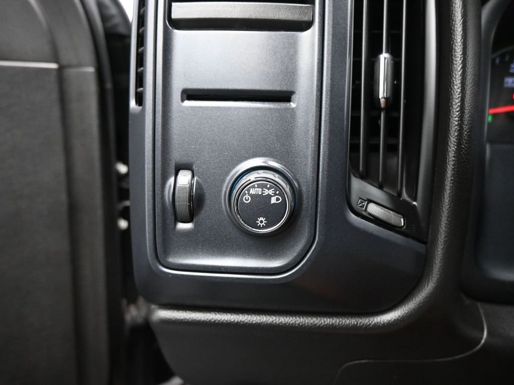 Used 2018 Chevrolet Silverado 1500 Custom w/ Custom Value Package image 11