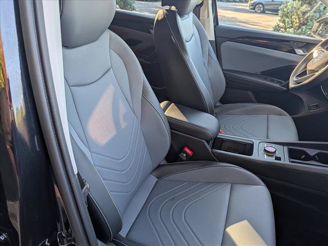 Certified 2025 Volkswagen Tiguan SE AWD/4WD image 12