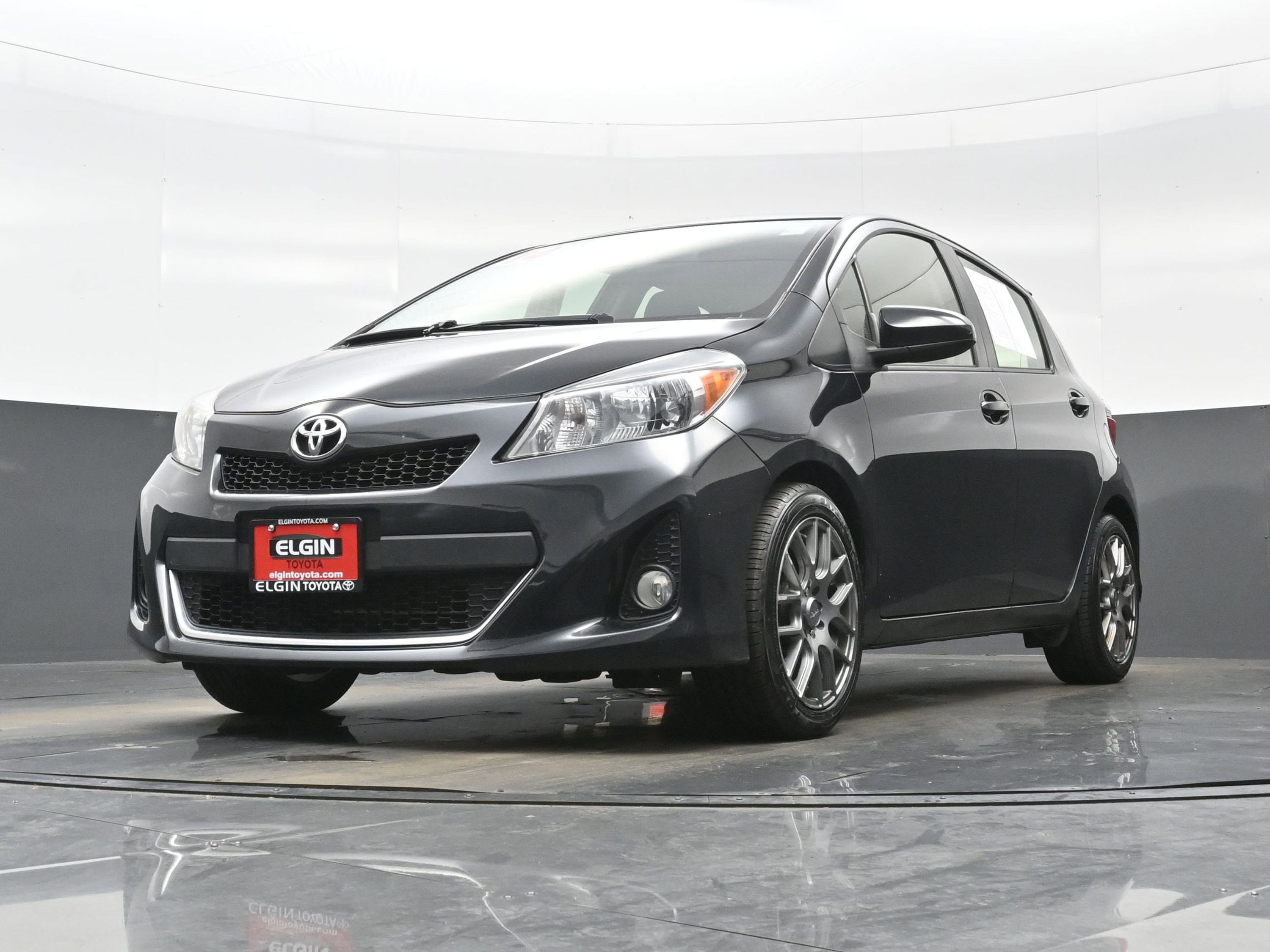 Used 2014 Toyota Yaris SE FWD image 24