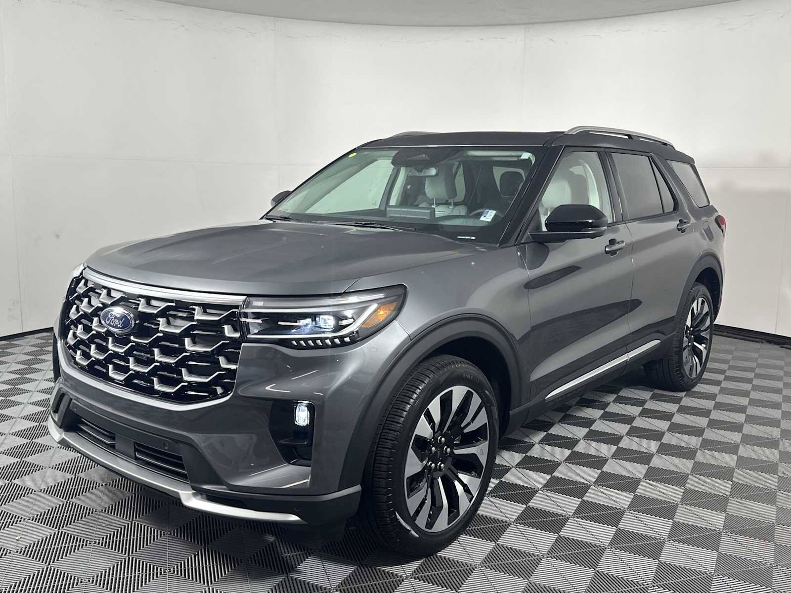New 2026 Ford Explorer Platinum w/ LUX Leather Package AWD/4WD image 3