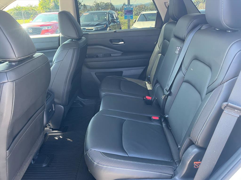 Used 2024 Nissan Pathfinder SL w/ Cargo Package image 19