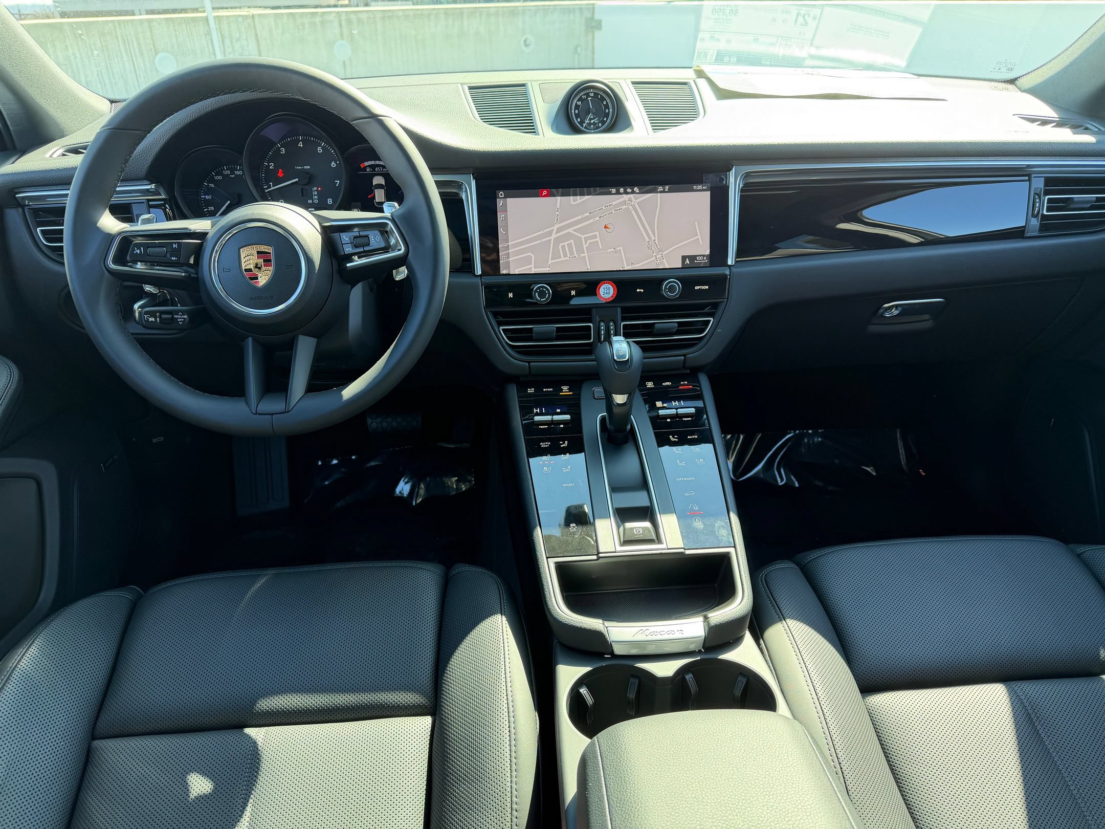 Used 2026 Porsche Macan AWD/4WD image 23