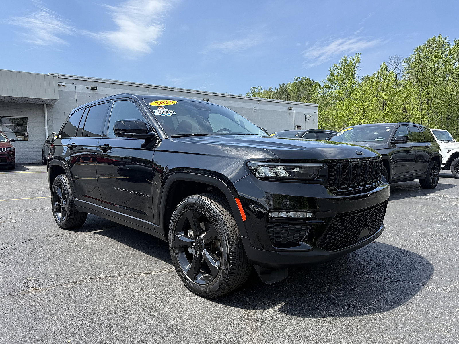 Certified 2023 Jeep Grand Cherokee Limited w/ Black Appearance Package AWD/4WD image 7