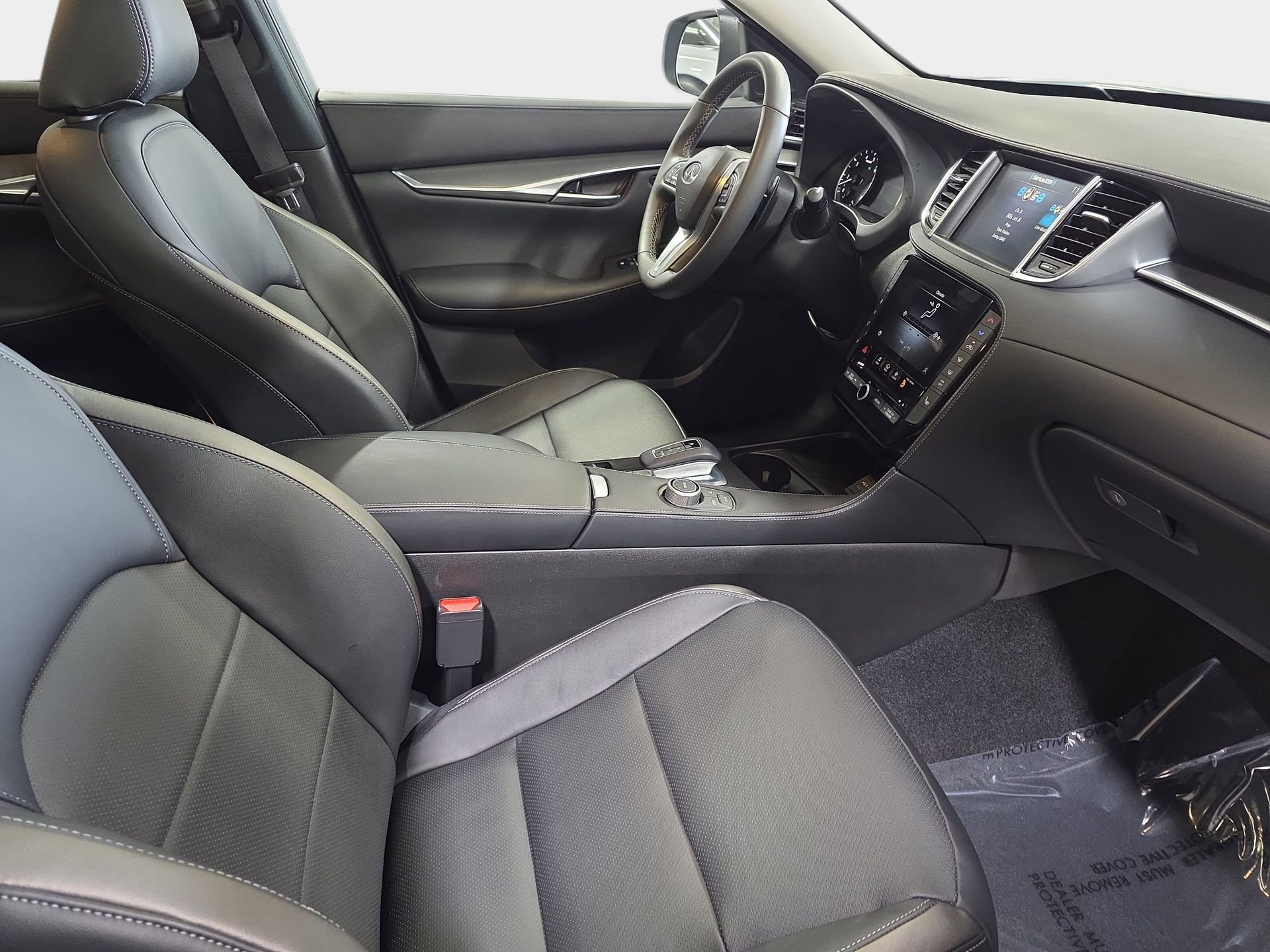 Certified 2025 INFINITI QX50 Luxe w/ Accent Package image 10
