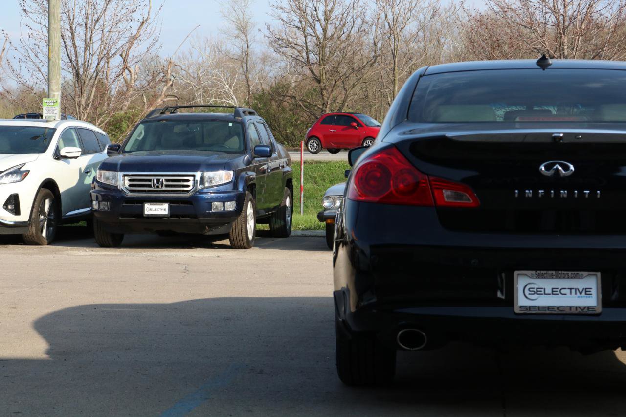 Used 2012 INFINITI G37 x w/ Premium Pkg image 11