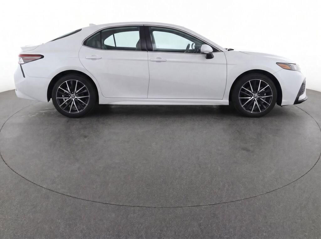 Used 2023 Toyota Camry SE AWD/4WD image 8