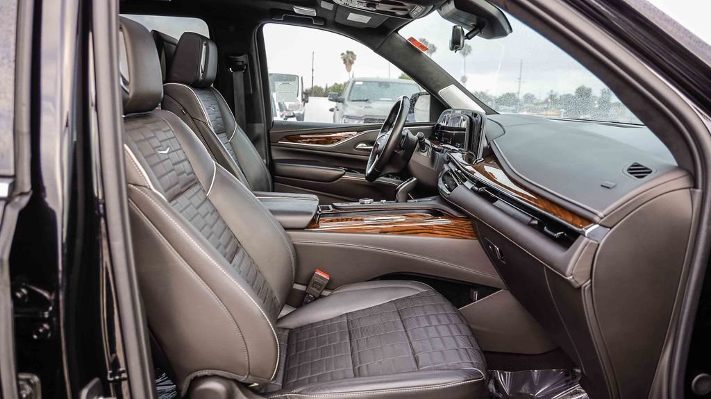 Used 2024 Cadillac Escalade ESV Premium Luxury Platinum AWD/4WD image 21