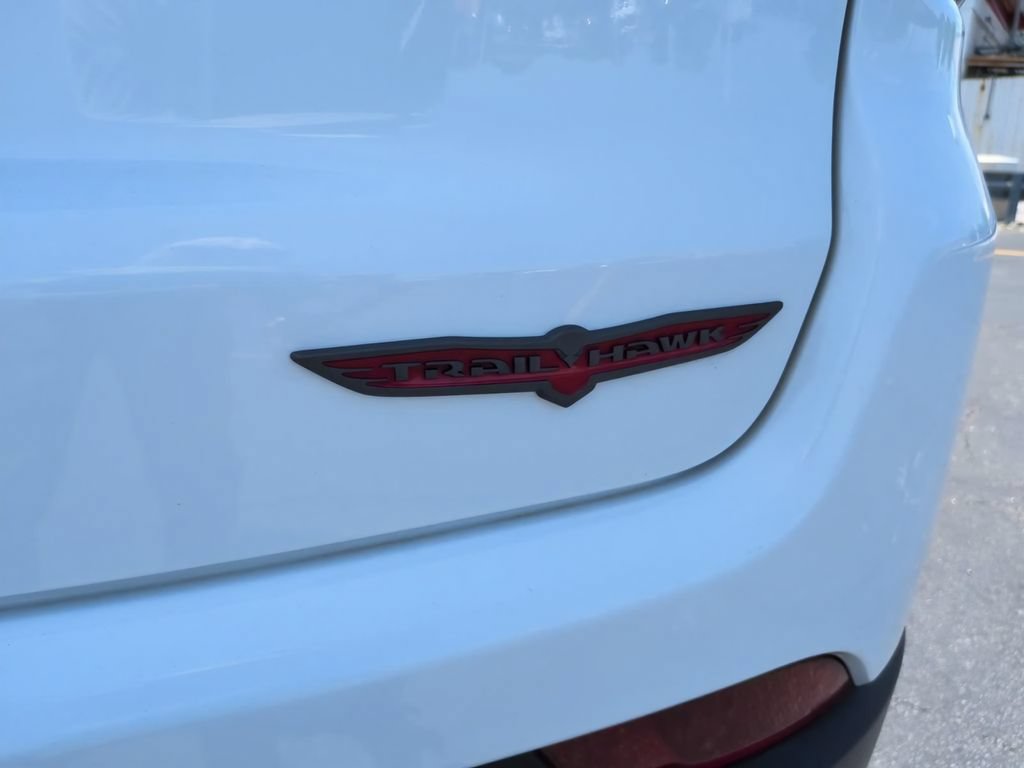 Used 2025 Jeep Compass Trailhawk AWD/4WD image 14