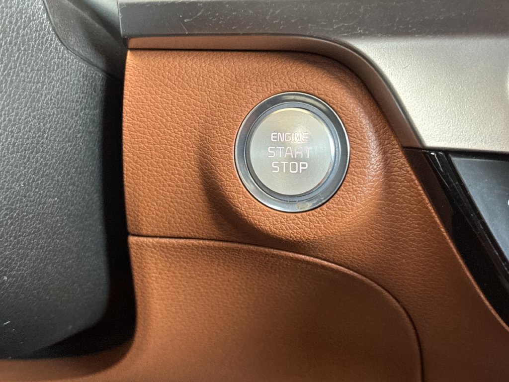 Used 2025 Kia Telluride AWD image 28