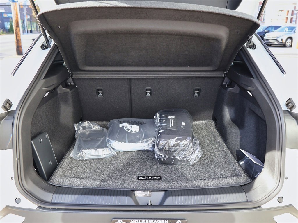 New 2025 Volkswagen ID.4 Pro image 10