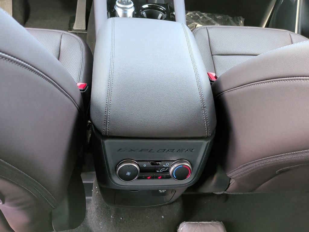 New 2026 Ford Explorer Platinum w/ LUX Leather Package image 39