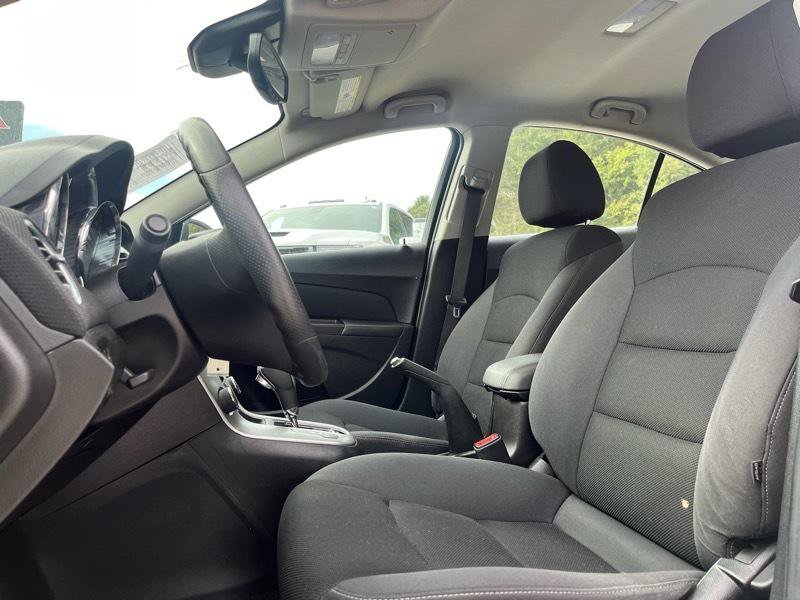 Used 2015 Chevrolet Cruze LT FWD image 9
