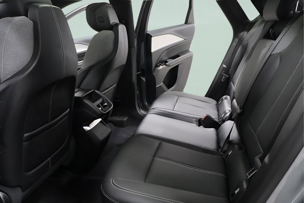 Used 2024 Cadillac Lyriq Tech image 24