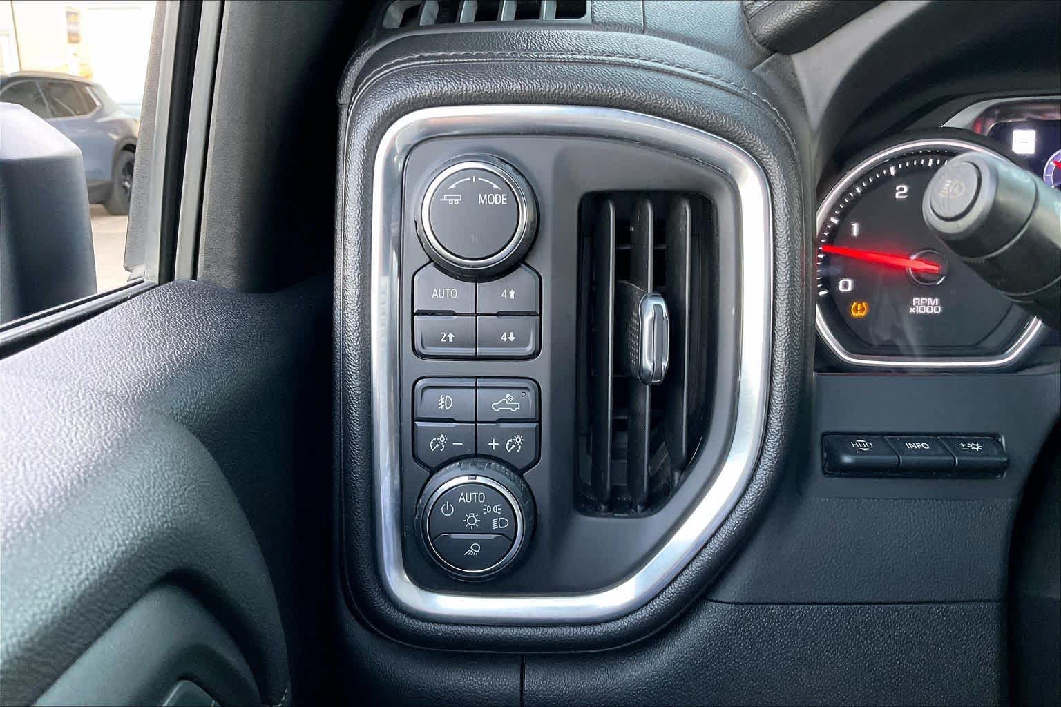 Used 2020 Chevrolet Silverado 2500 LTZ w/ LTZ Premium Package AWD/4WD image 34