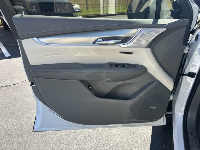 Used 2022 Cadillac XT5 Premium Luxury w/ Technology Package FWD image 23
