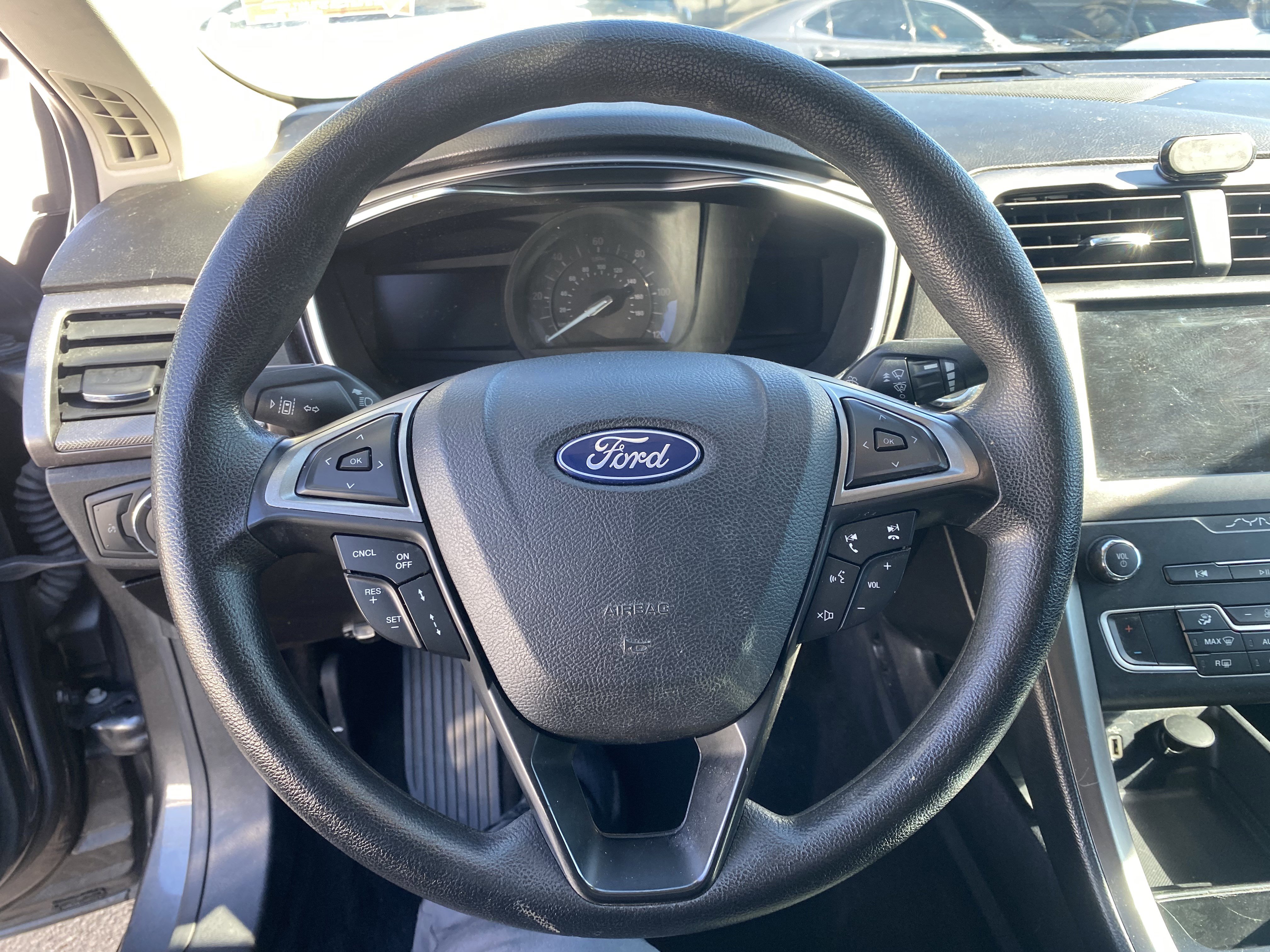 Used 2019 Ford Fusion SE image 14