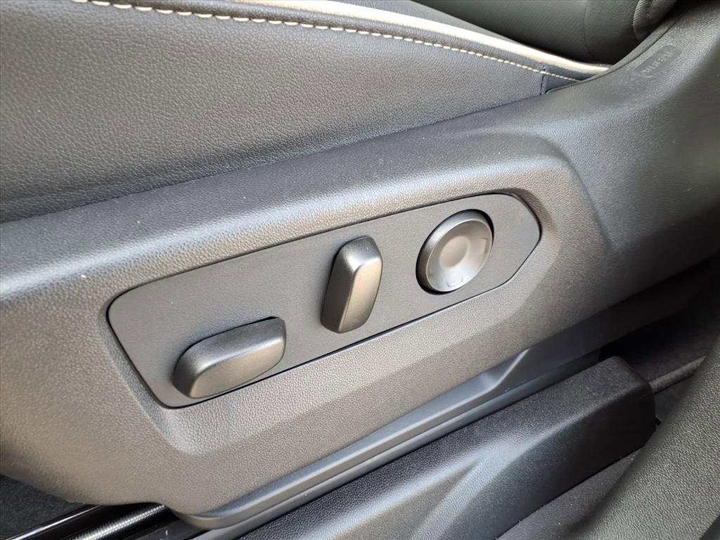 New 2026 Chevrolet Suburban Premier image 10