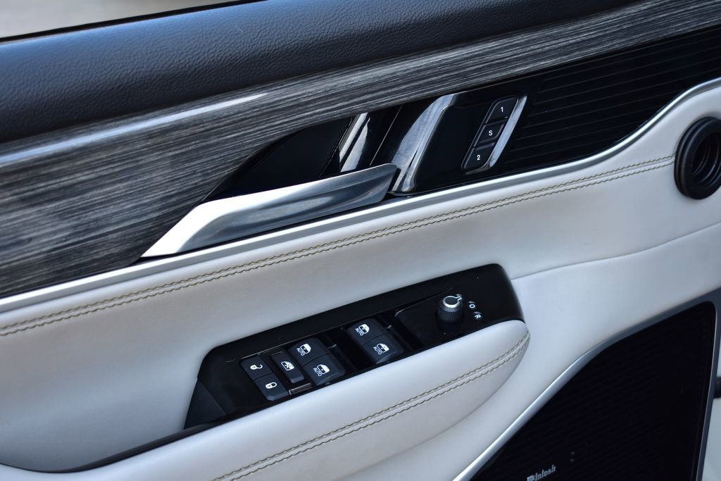 Used 2022 Jeep Wagoneer Series III w/ Premium Group I image 17