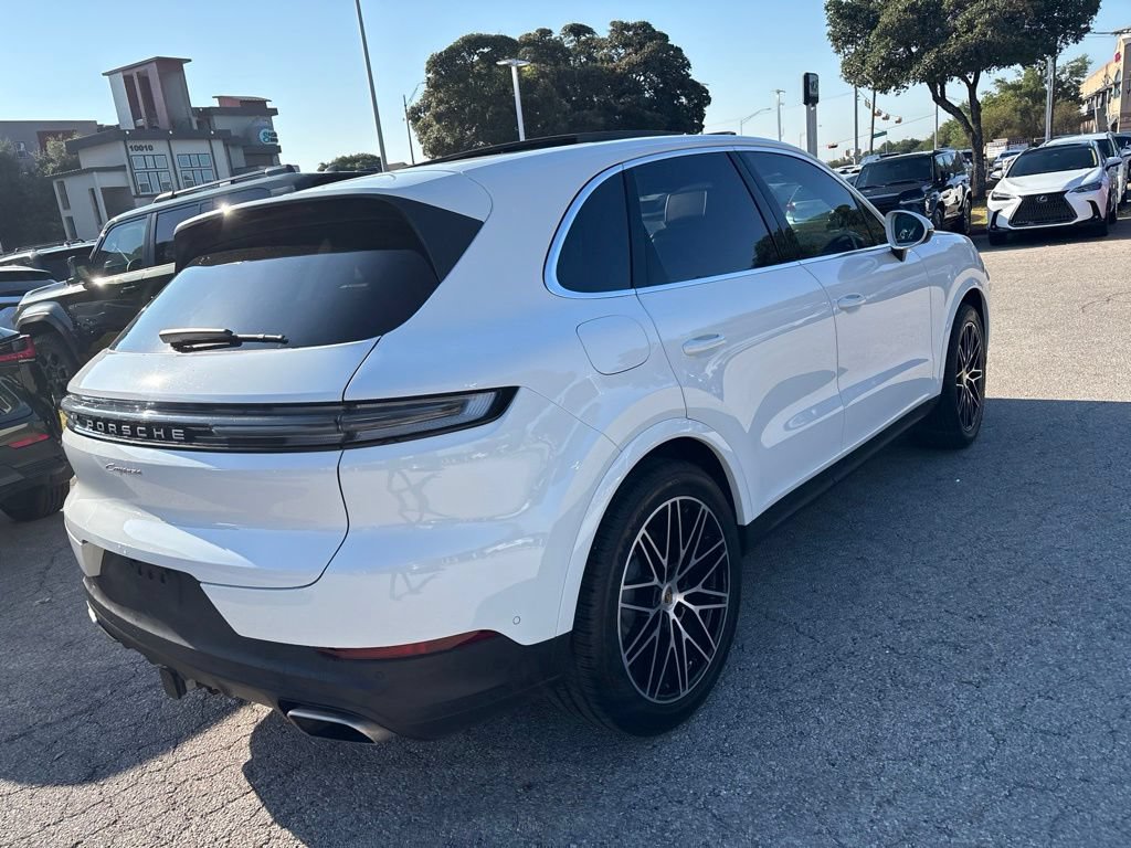 Used 2024 Porsche Cayenne AWD/4WD image 5
