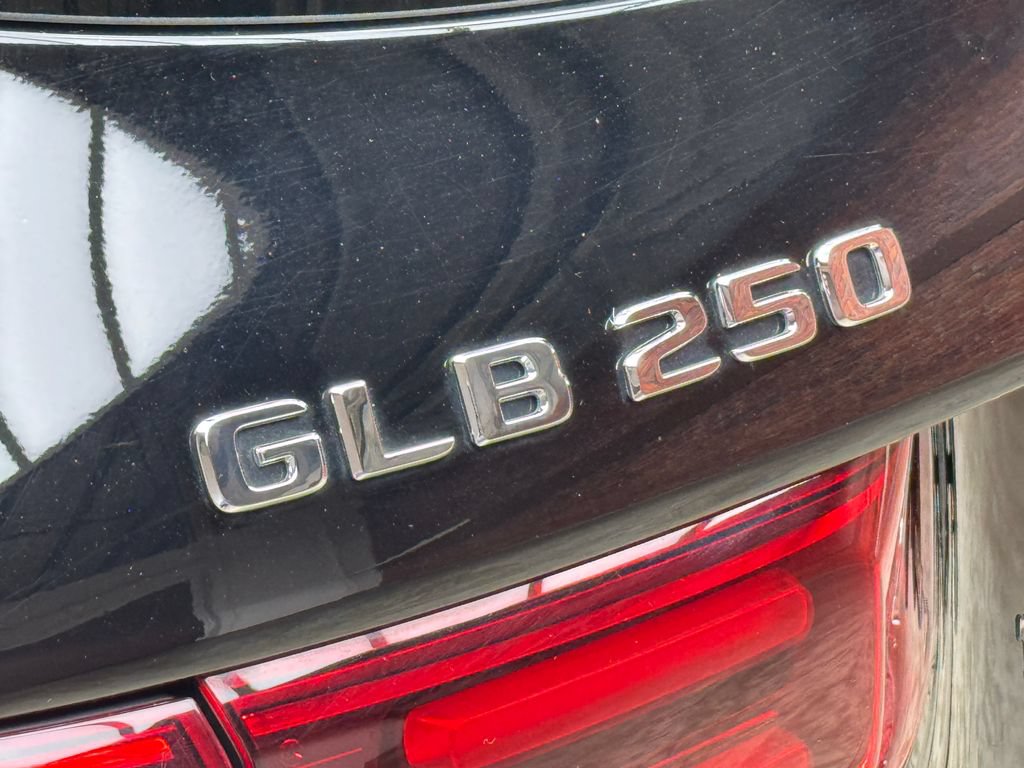 Certified 2024 Mercedes-Benz GLB 250 4MATIC image 3