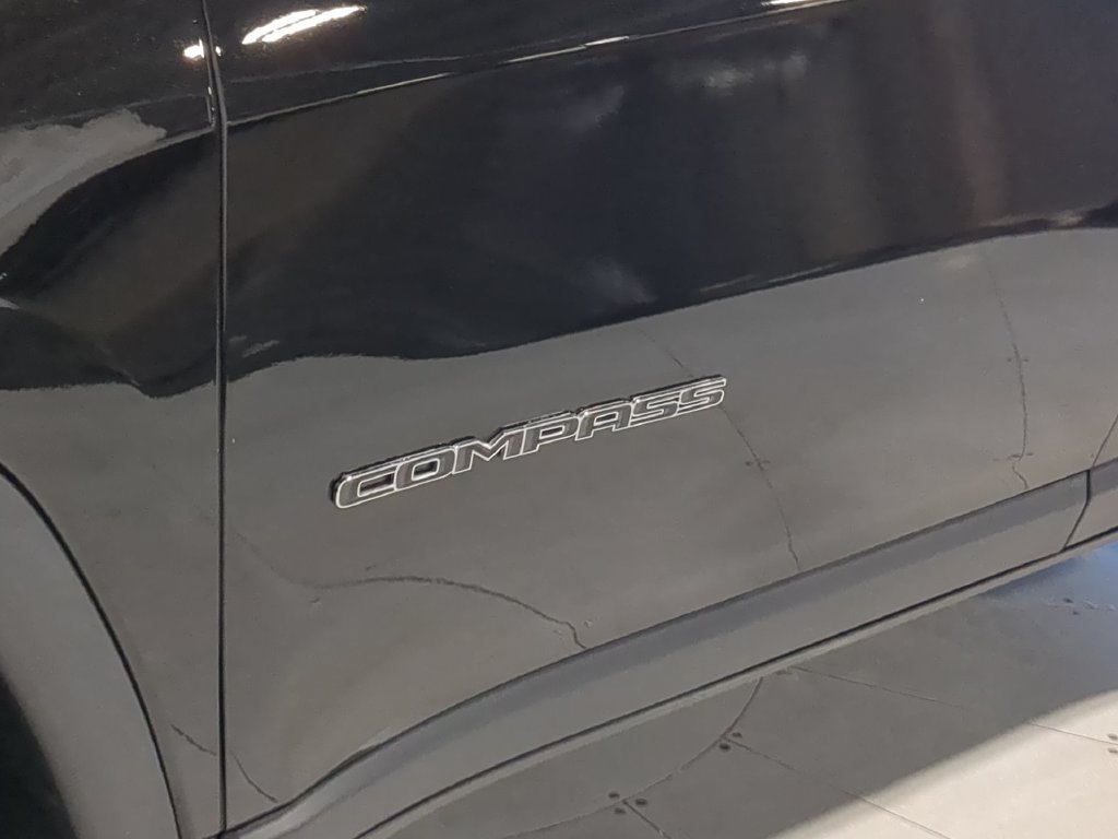 Used 2019 Jeep Compass Limited AWD/4WD image 16