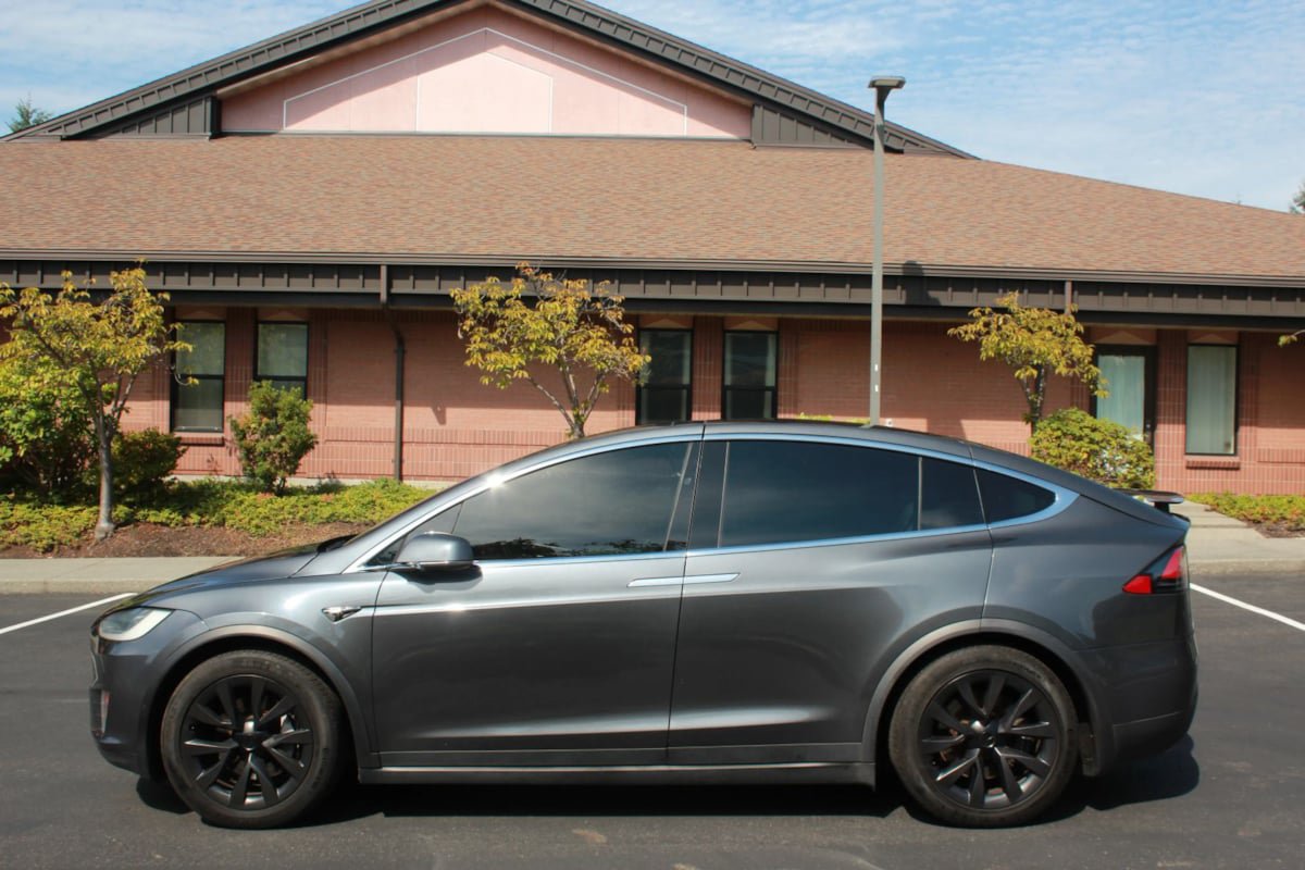 Used 2017 Tesla Model X 75D AWD/4WD image 4